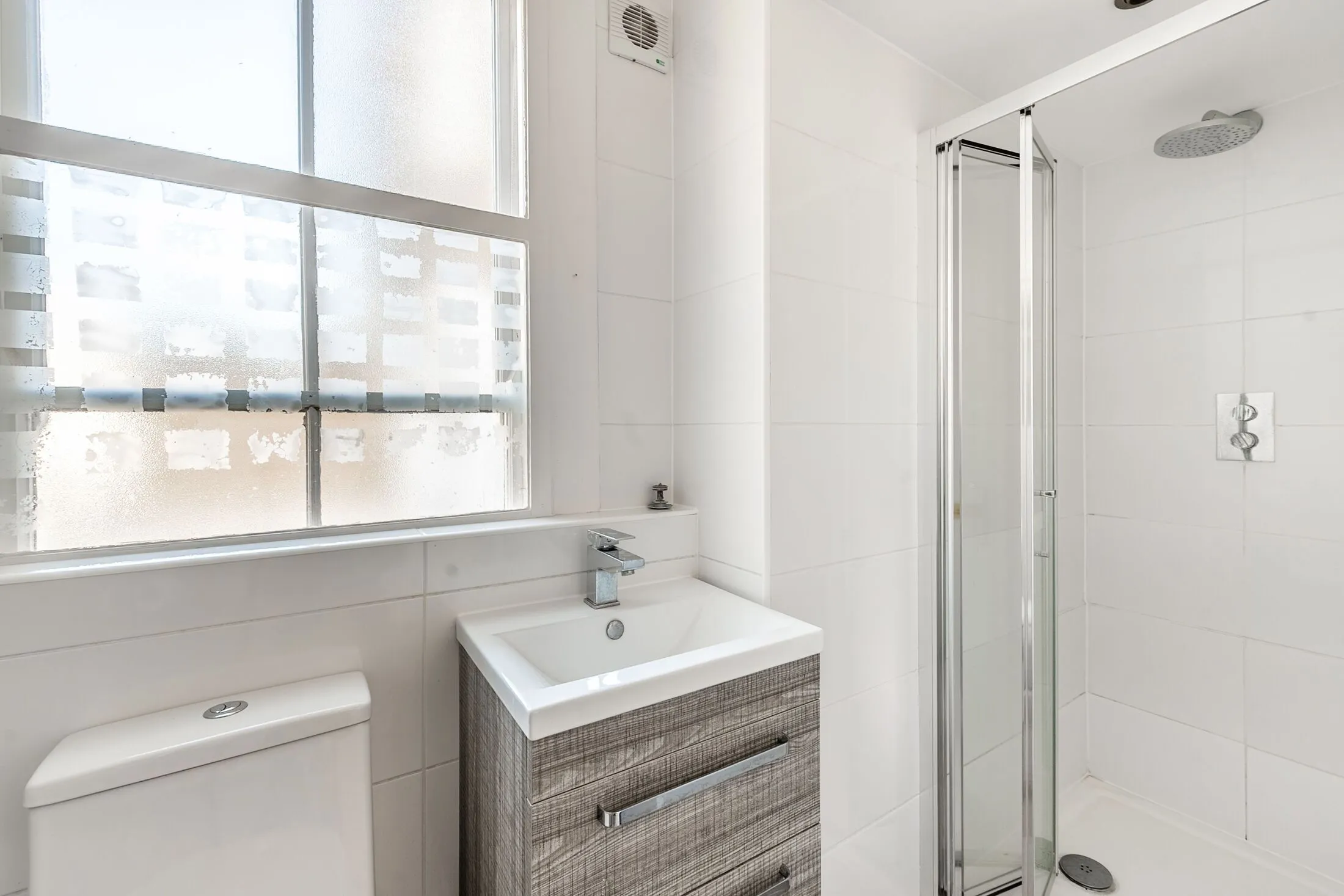 Flat Moreton Place in City of Westminster