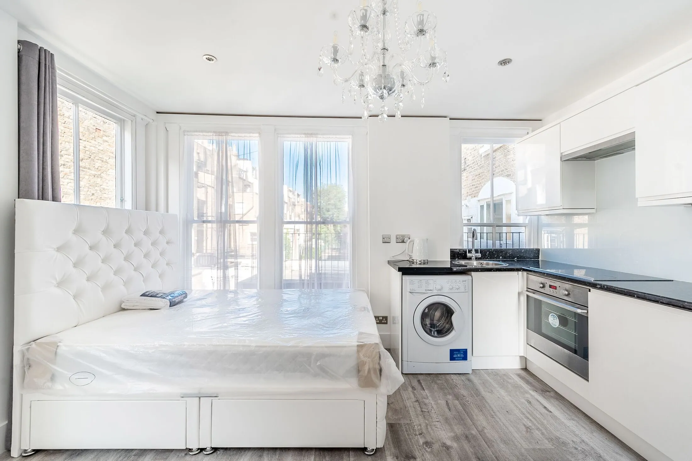 Flat Moreton Place in City of Westminster