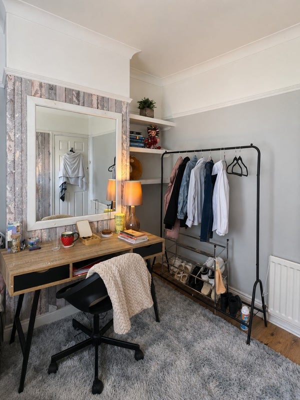 Room Hodgkin Park Crescent in Newcastle upon Tyne