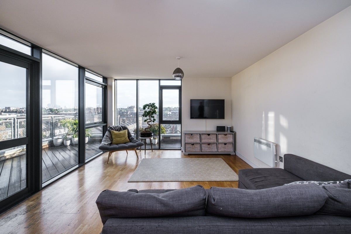 Flat Seven Sisters Road in Greater London