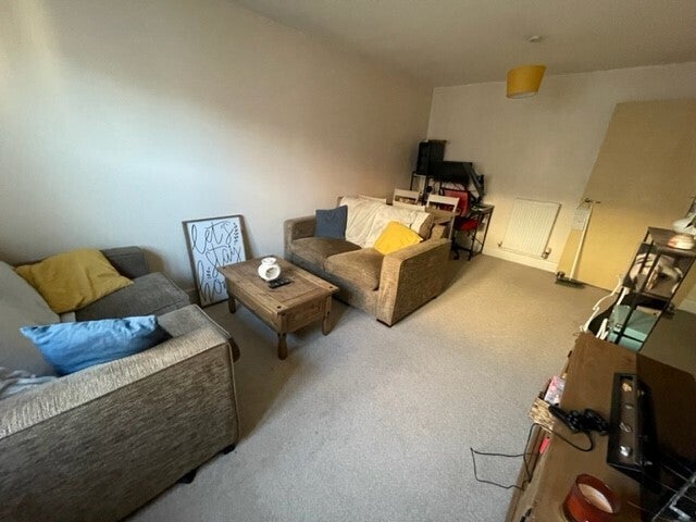 Flat Coxhill Way in Aylesbury