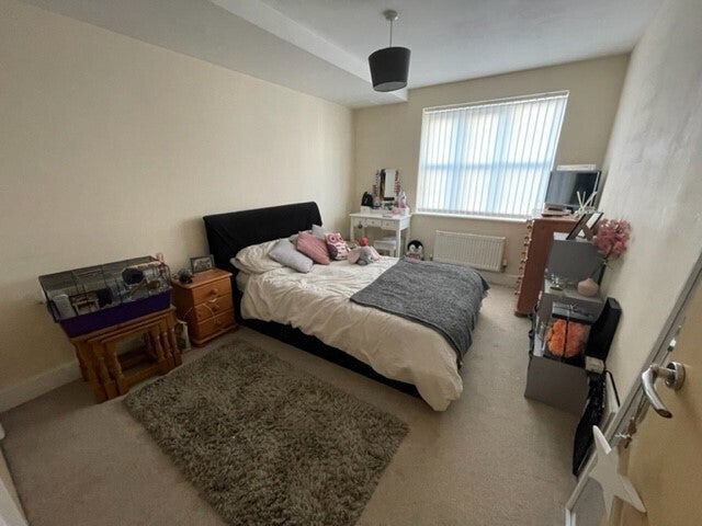 Flat Coxhill Way in Aylesbury