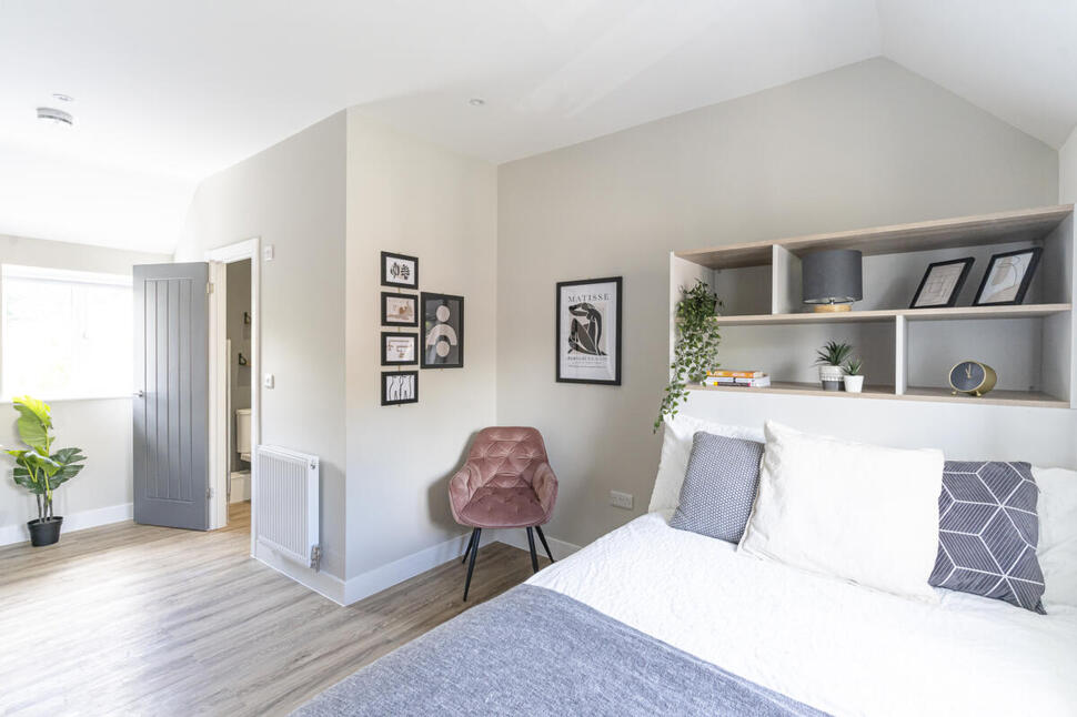 Flat Thurmond Crescent in Winchester