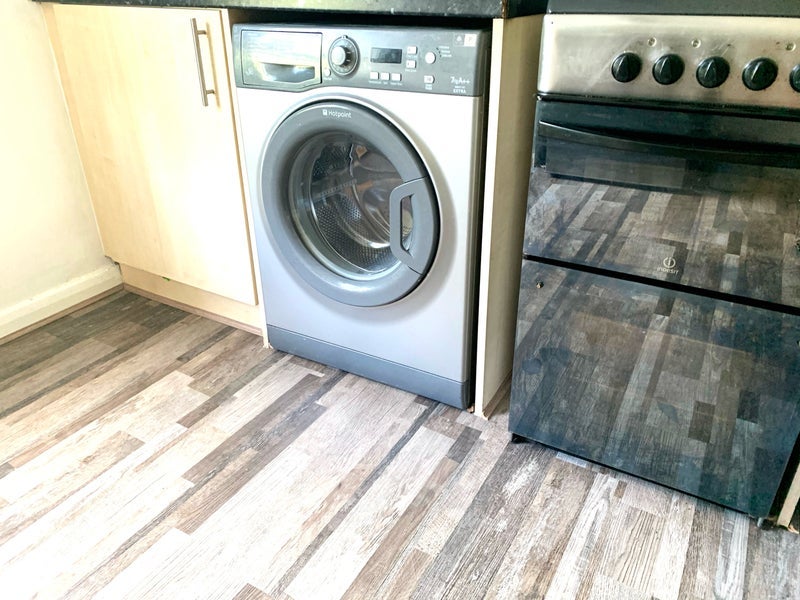 Room McDowall Road in Greater London