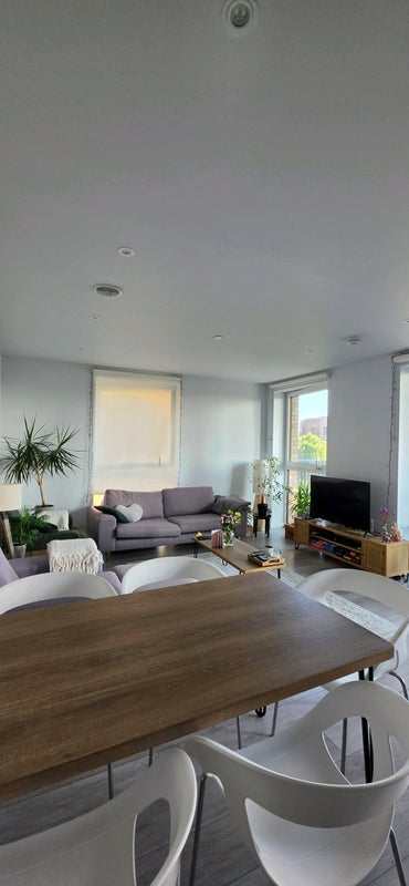 Room New Lion Way in Greater London