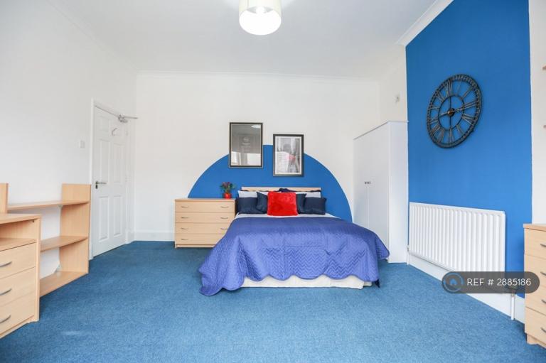 Room St. Margaret Road in Coventry