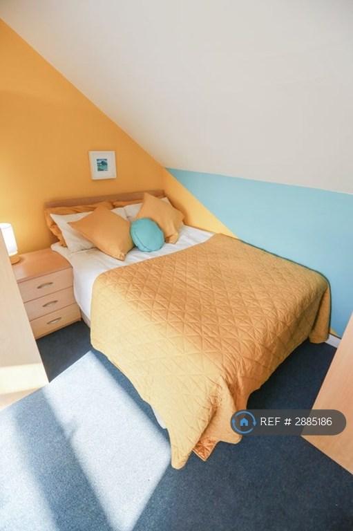 Room St. Margaret Road in Coventry