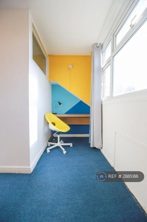 Room St. Margaret Road in Coventry