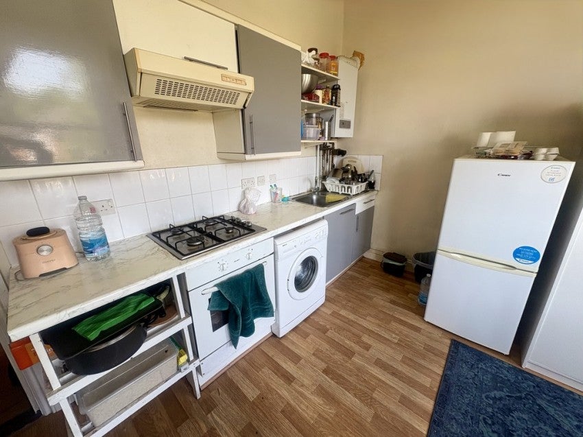 Flat Thornbury Avenue in Southampton