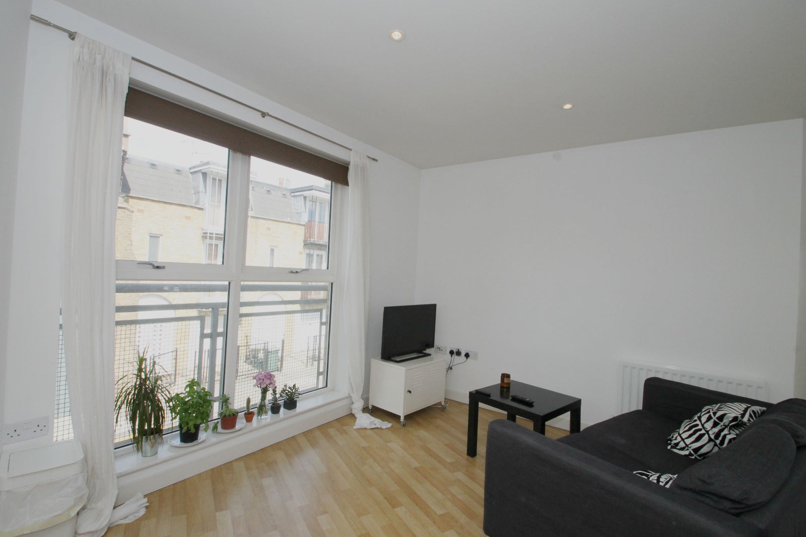 Flat Burder Close in Greater London