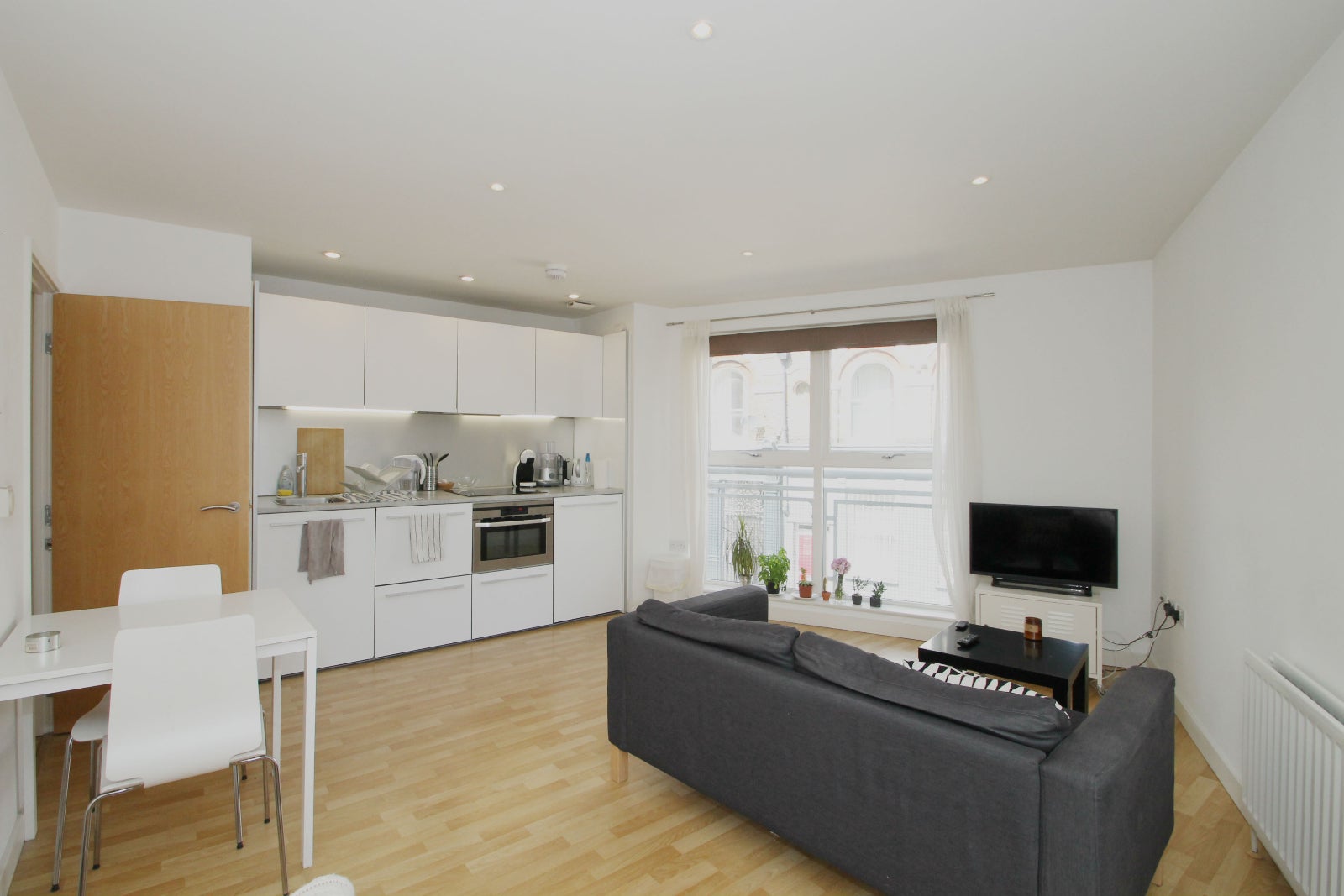 Flat Burder Close in Greater London