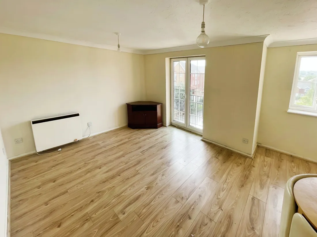 Flat Claymore Place in Cardiff