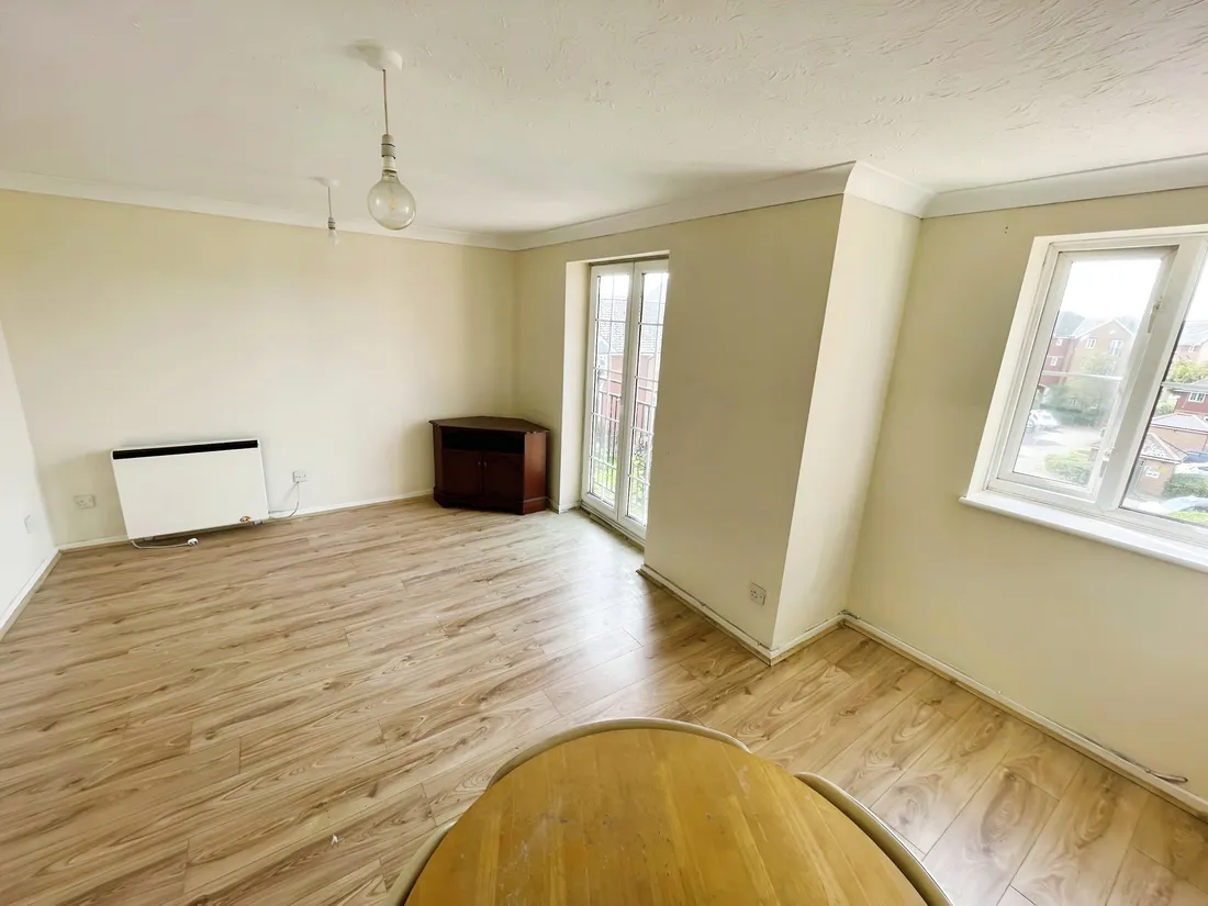 Flat Claymore Place in Cardiff