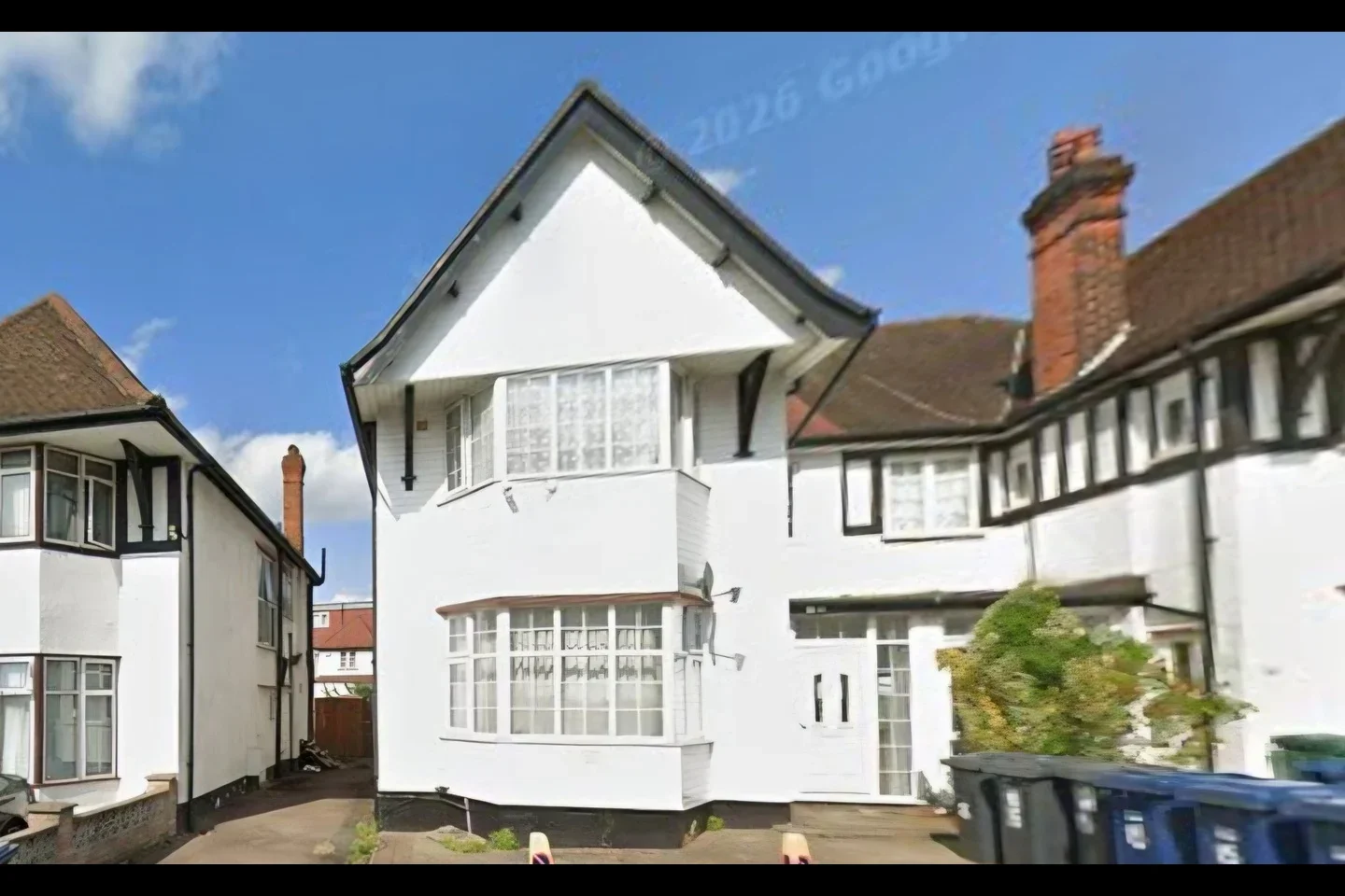 Flat Heathfield Gardens in Greater London