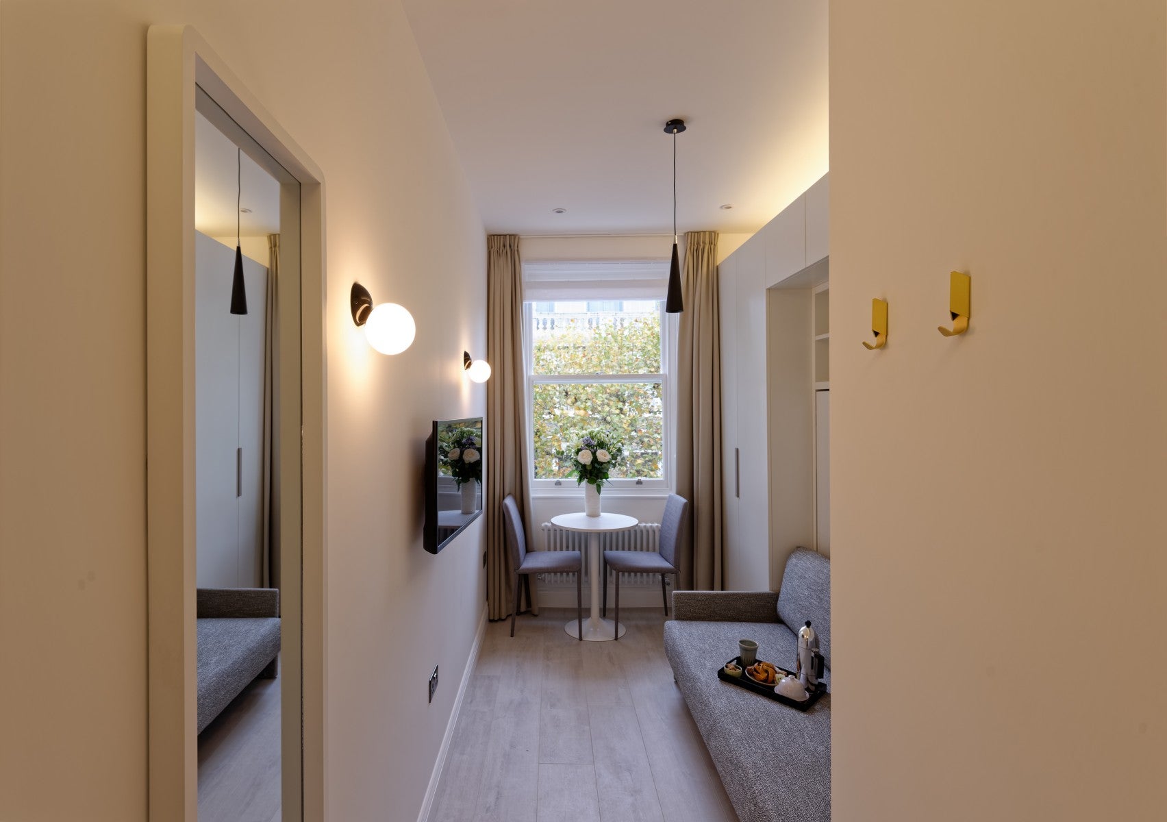 Flat Linden Gardens in Greater London