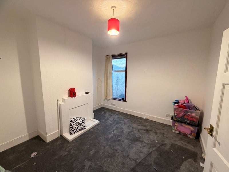 Room St Mary's Road in Greater London