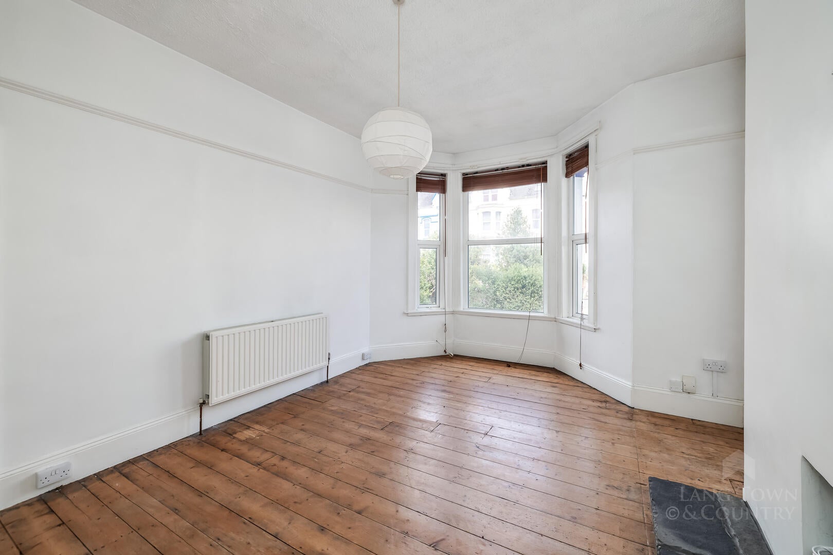 Flat Connaught Avenue in Plymouth