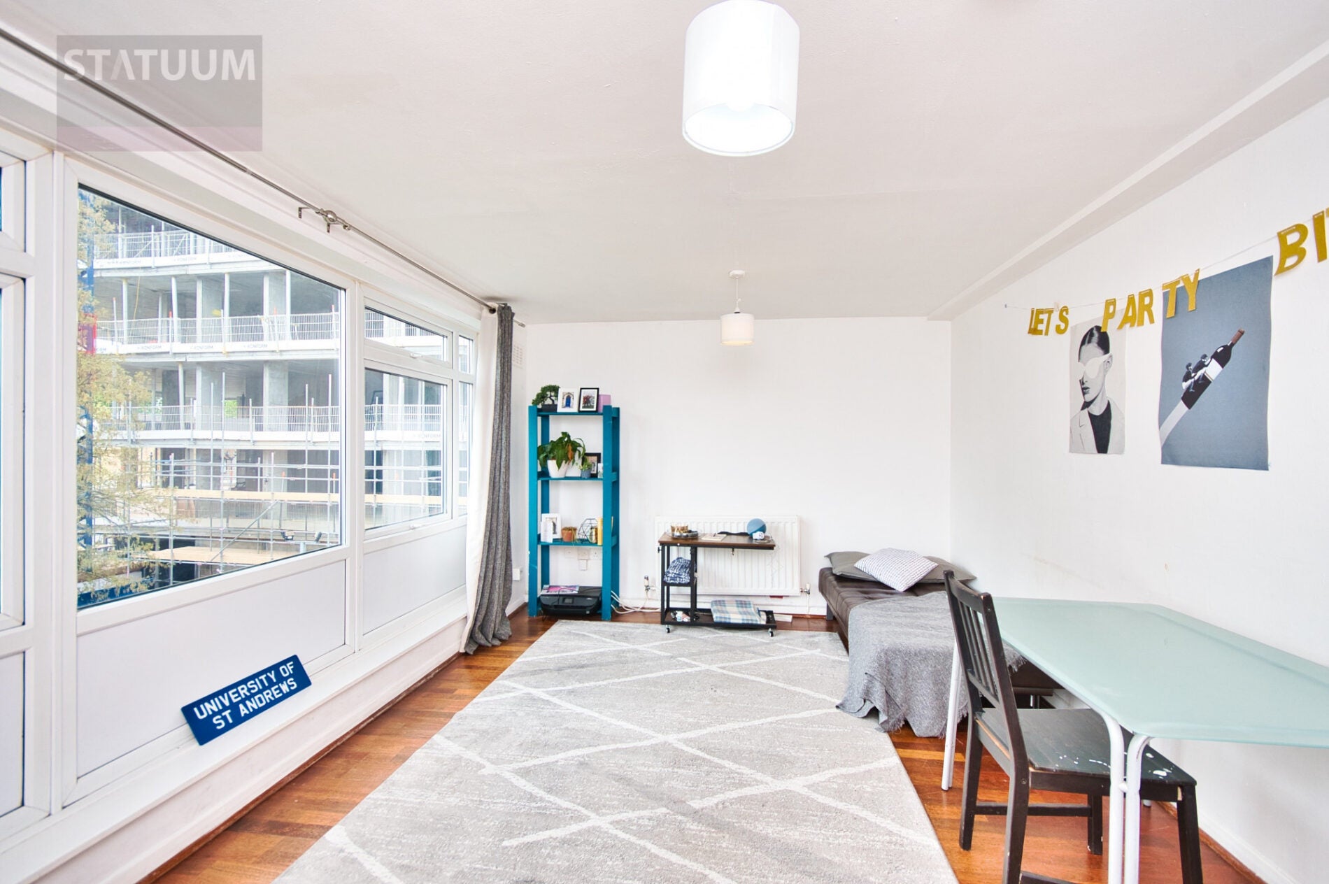 Flat Harpley Square in London