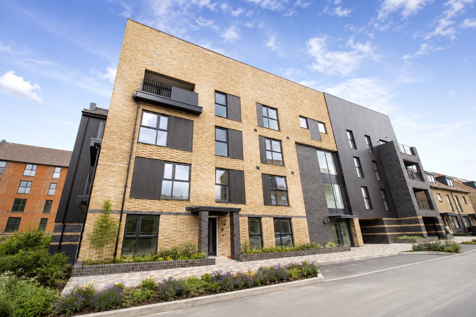 Flat Alkerden Lane in Dartford