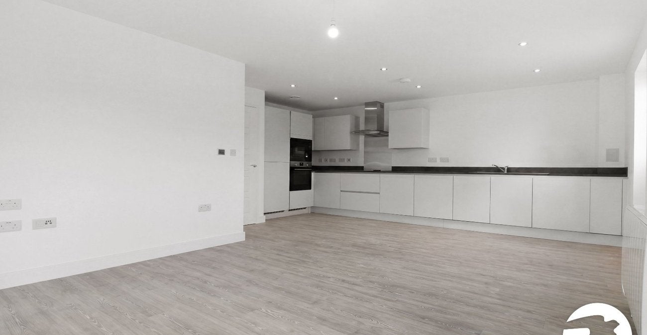 Flat Alkerden Lane in Dartford