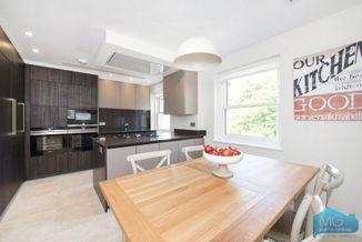 Flat Arkwright Road in Greater London