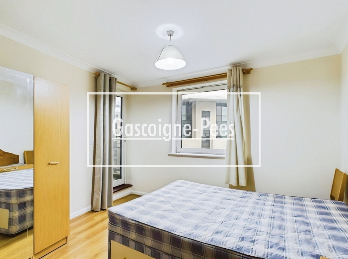 Flat Chapel Hill in Basingstoke and Deane