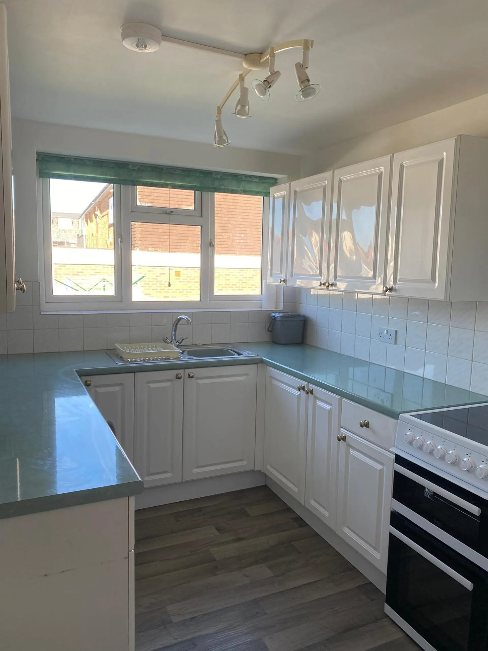 Flat Albert Road in Mole Valley