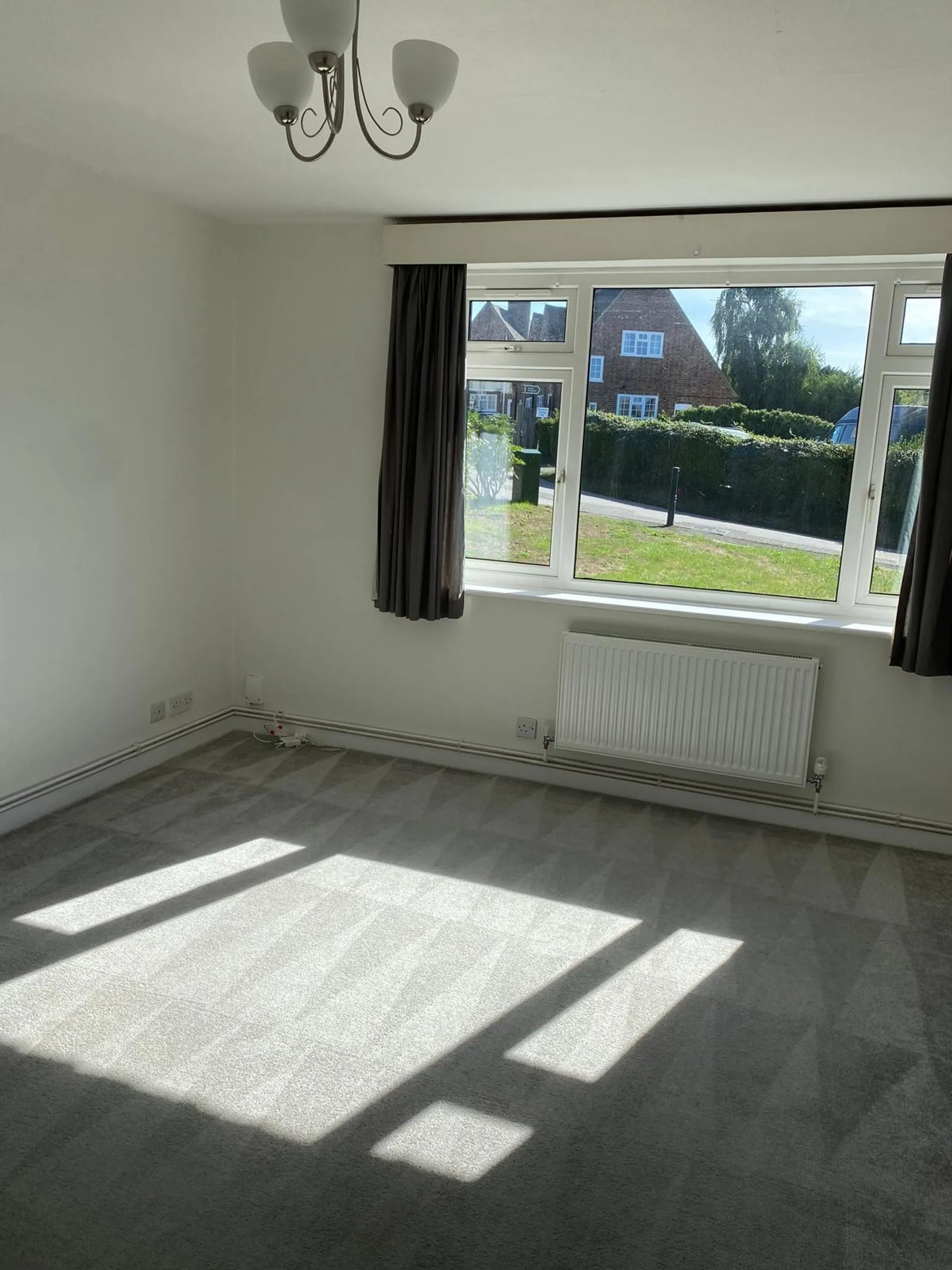 Flat Albert Road in Mole Valley
