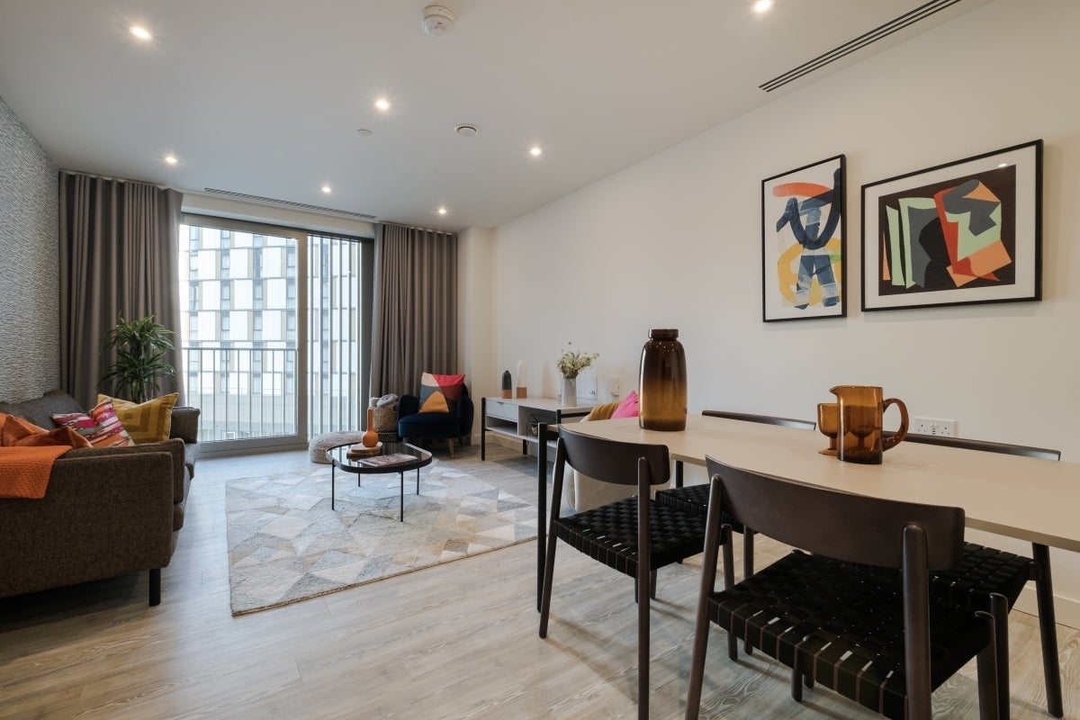Flat Cherry Park Lane in Greater London