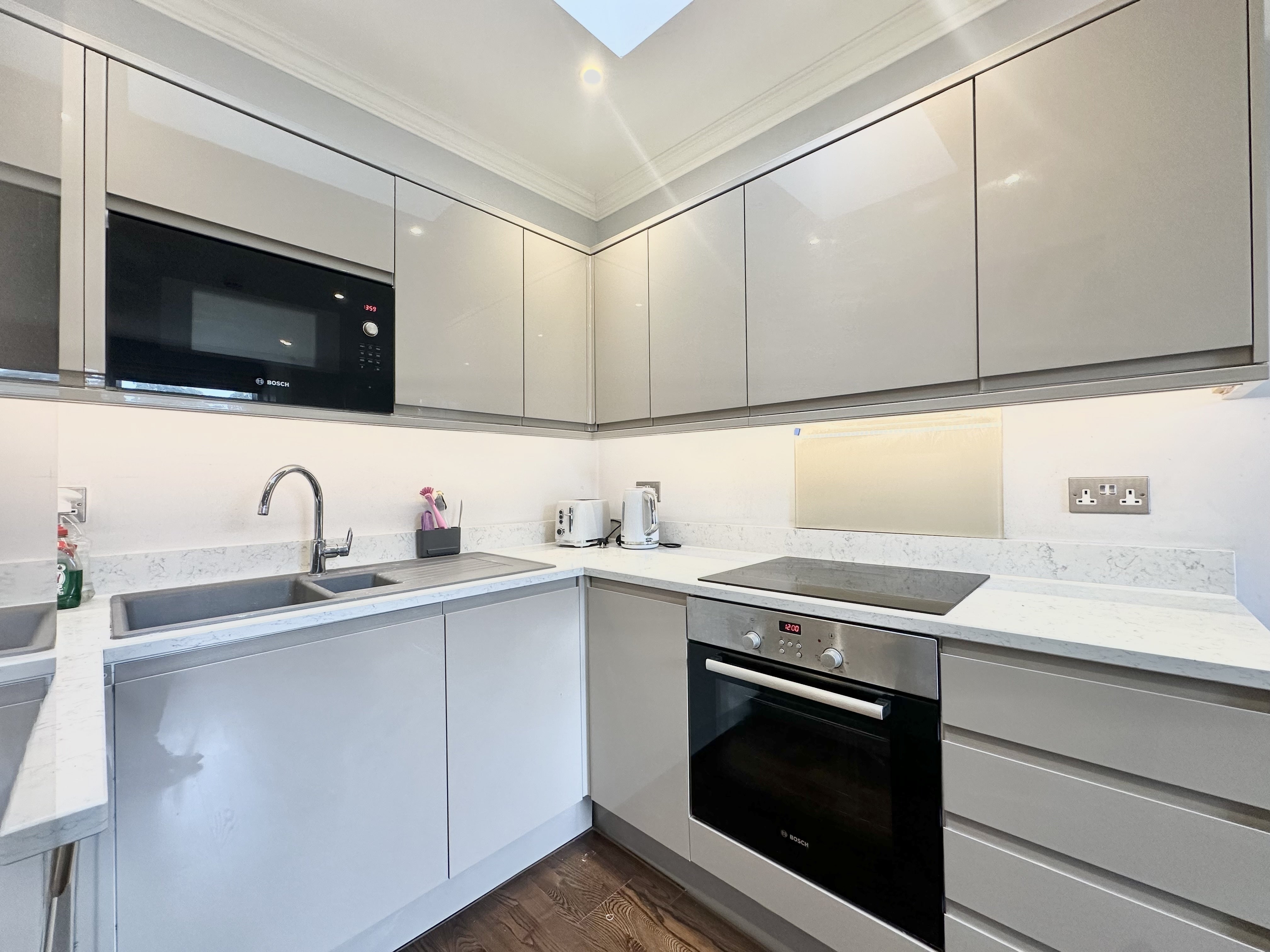 Flat Finborough Road in Greater London