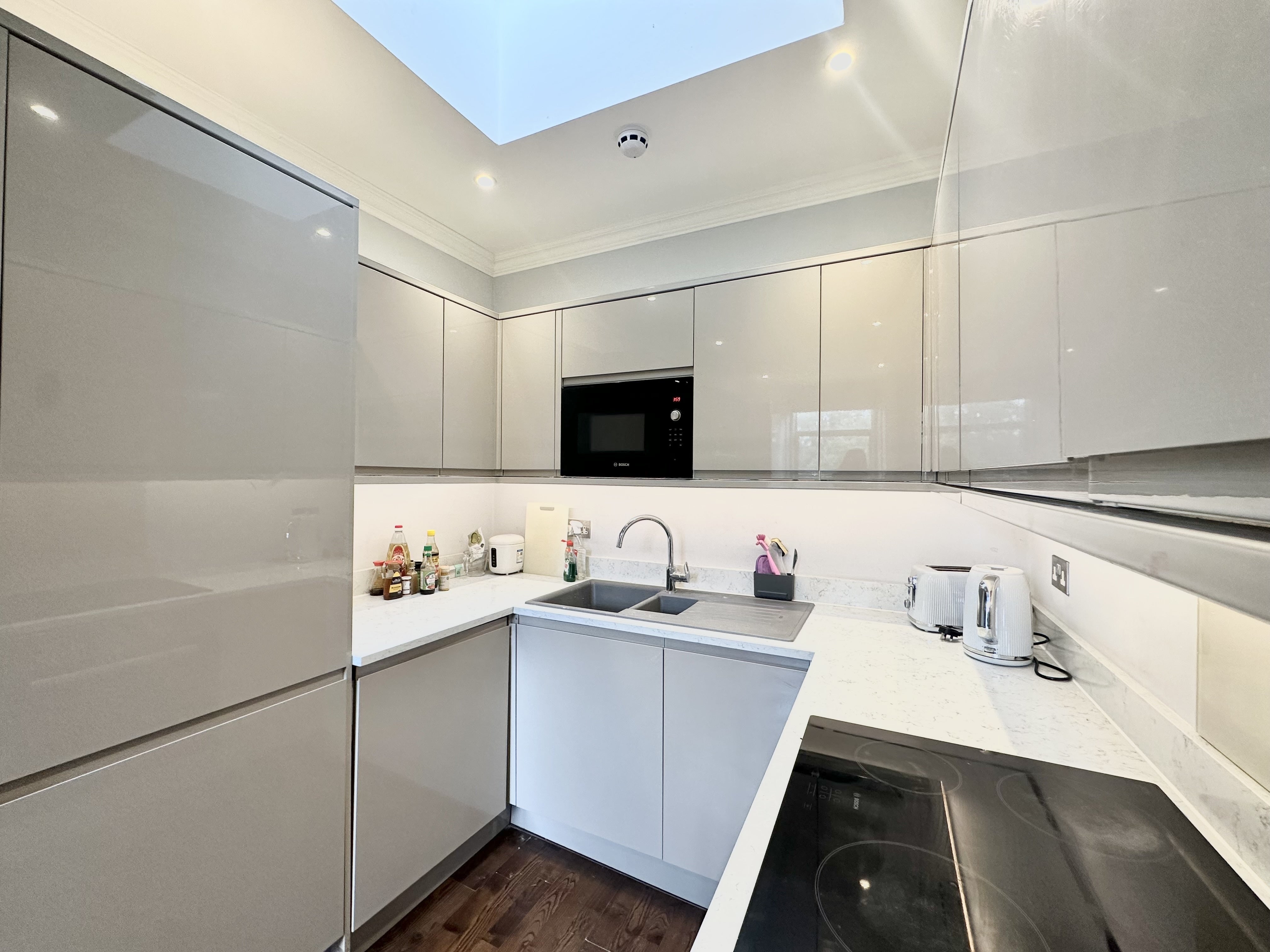 Flat Finborough Road in Greater London