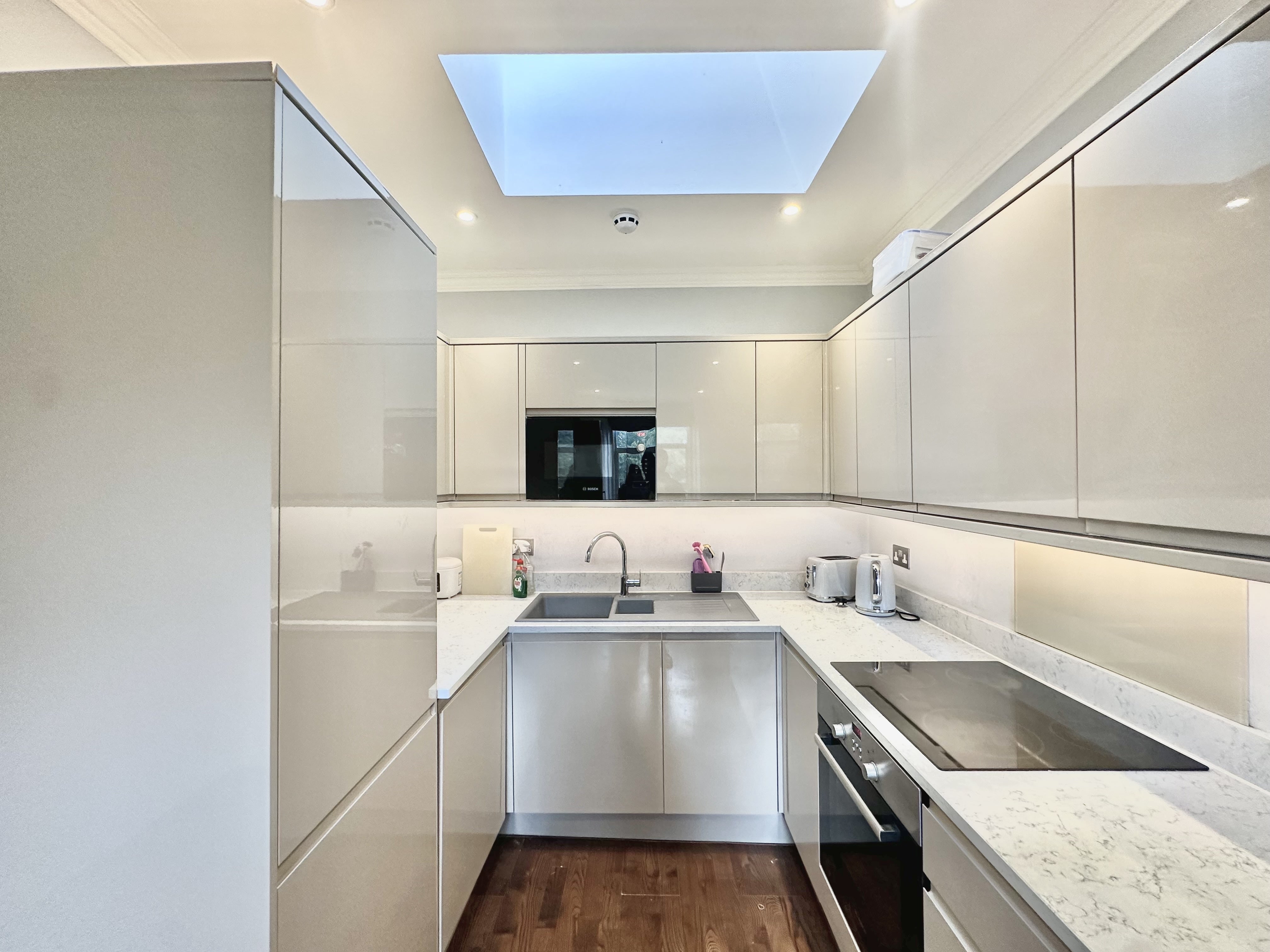 Flat Finborough Road in Greater London