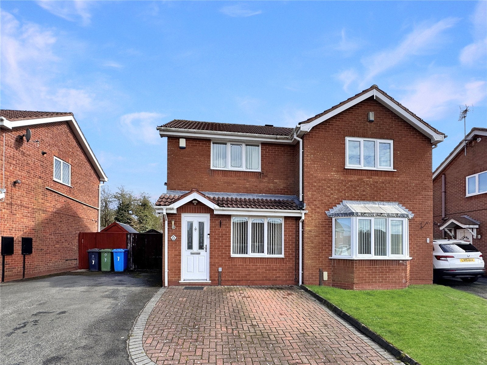 House Raven Close in South Staffordshire