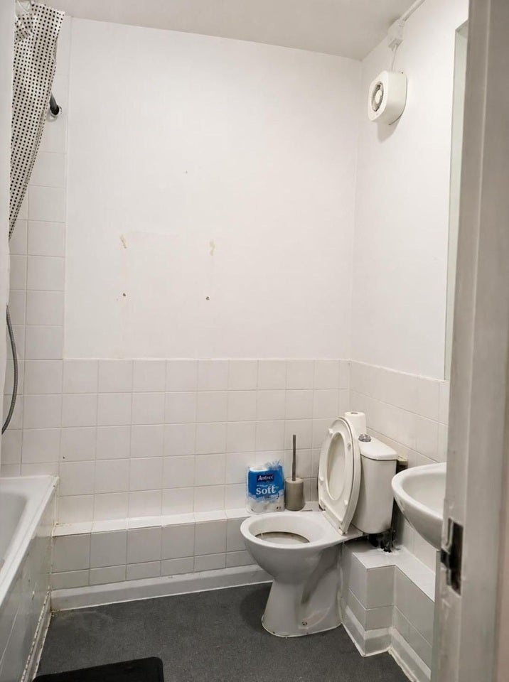 Room Rushcroft Road in Greater London