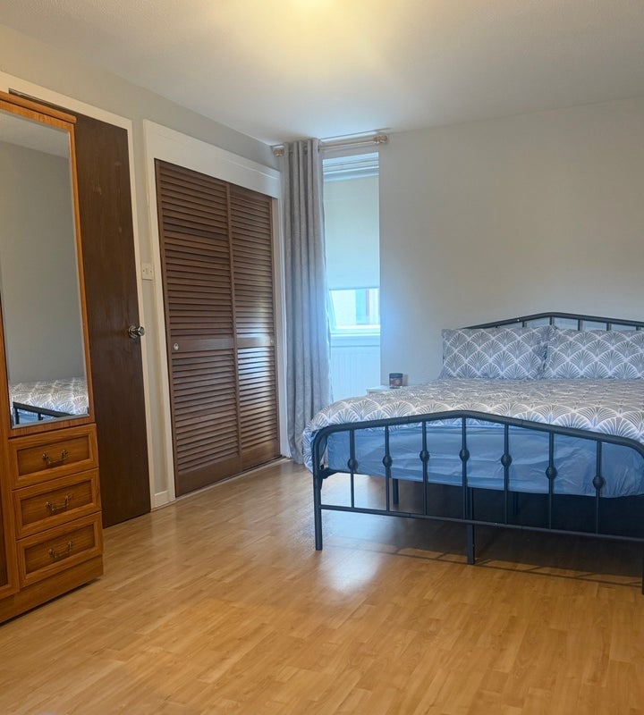 Flat Stuart Crescent in City of Edinburgh