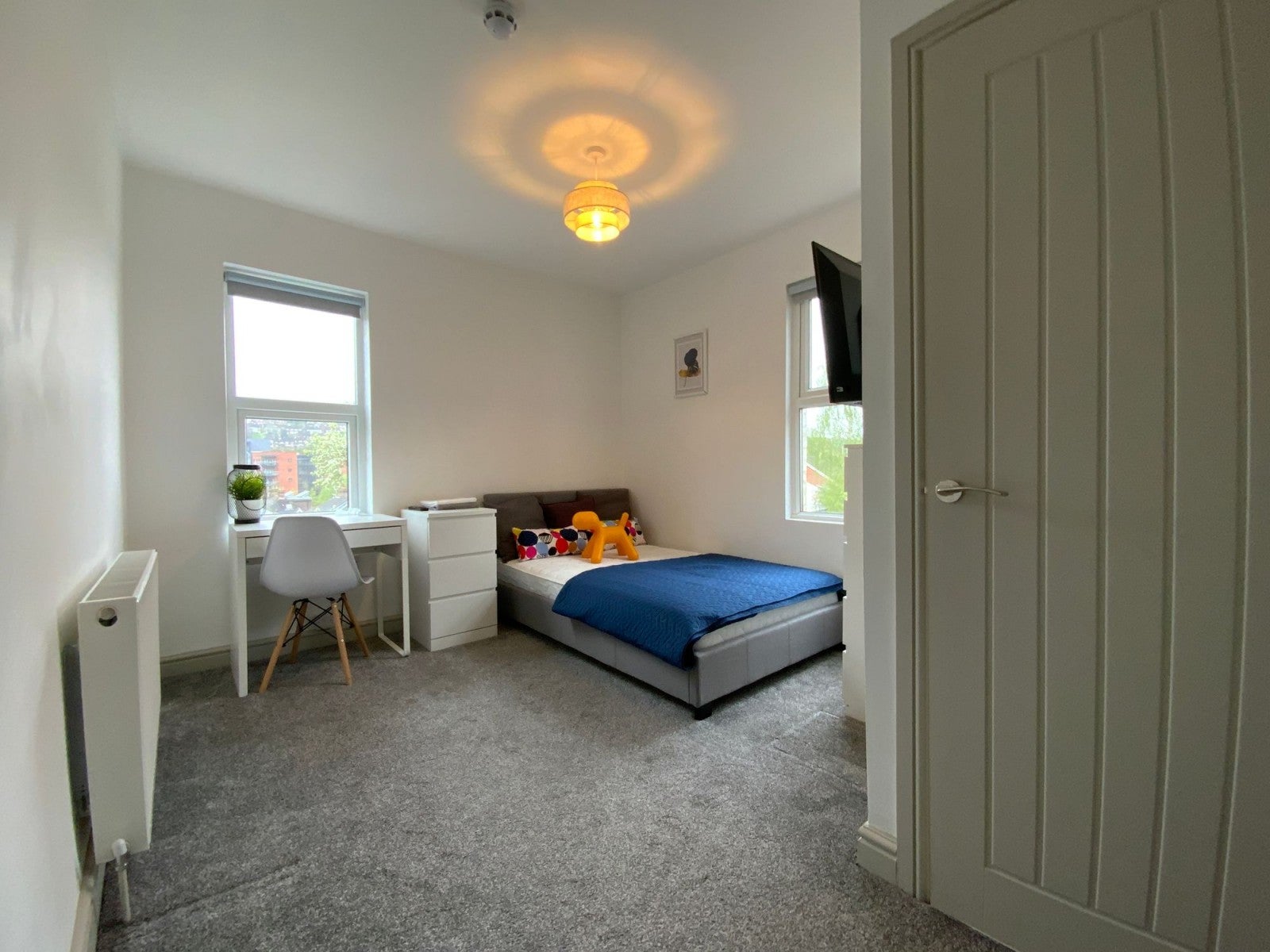 Room Roberts Road in High Wycombe
