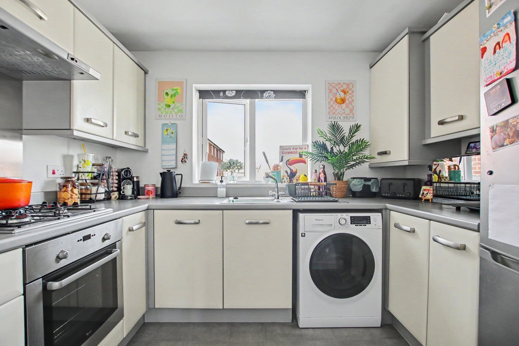 Flat Southampton Road in Eastleigh