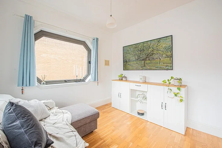Flat Lower Marsh in Greater London