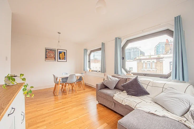 Flat Lower Marsh in Greater London