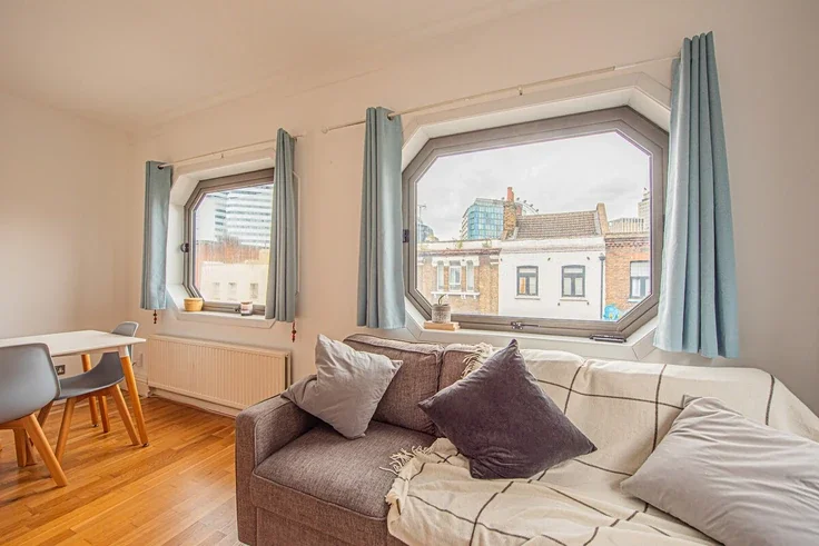 Flat Lower Marsh in Greater London