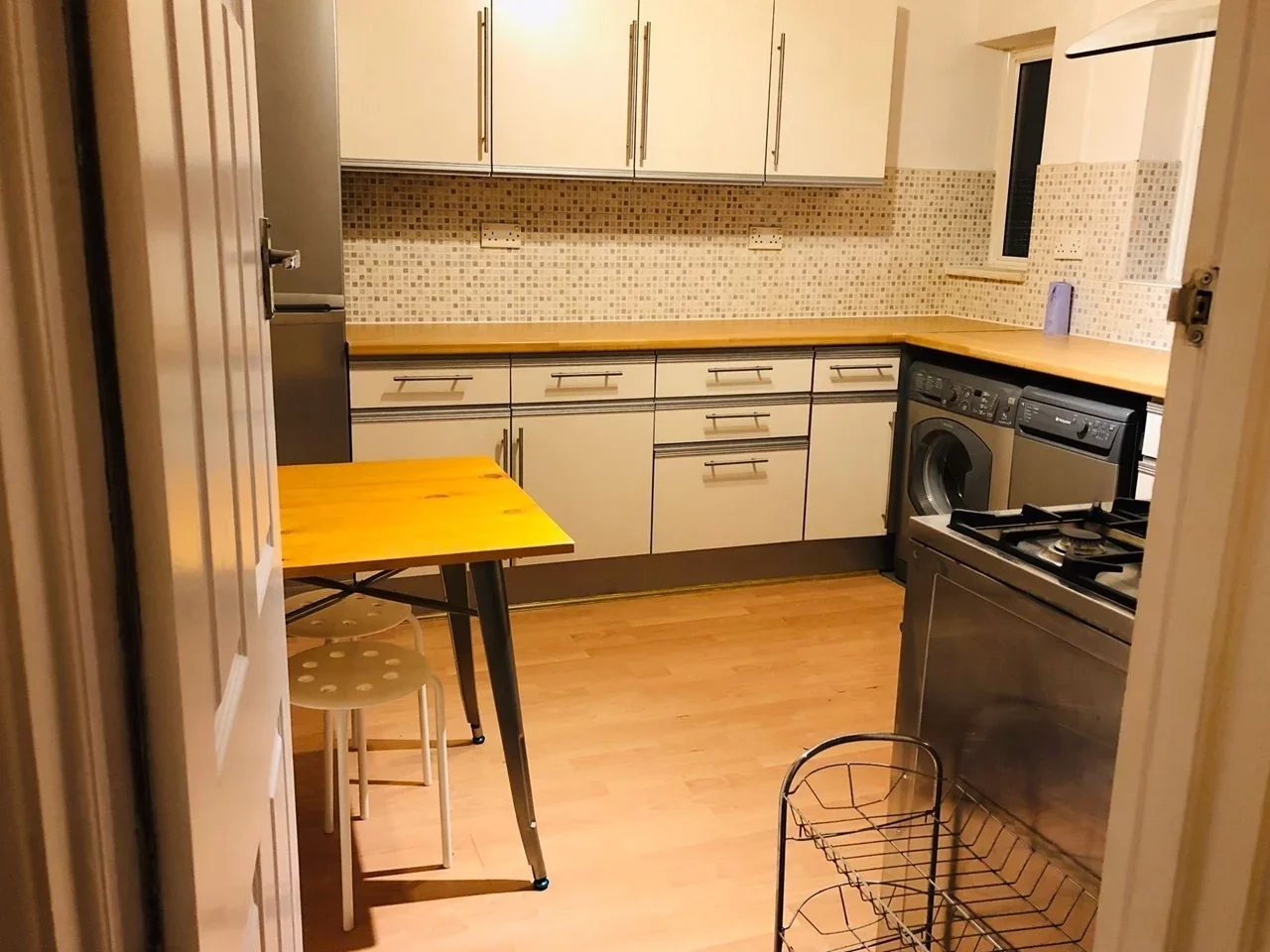 Flat Ambleside Avenue in Greater London