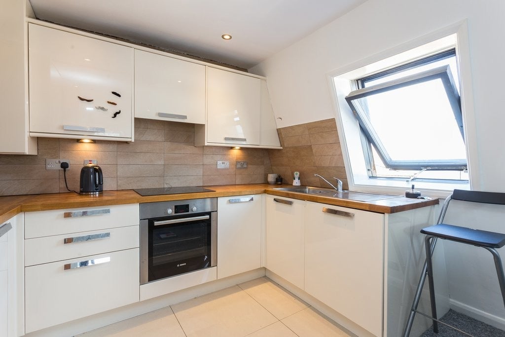 Flat Delancey Street in Greater London
