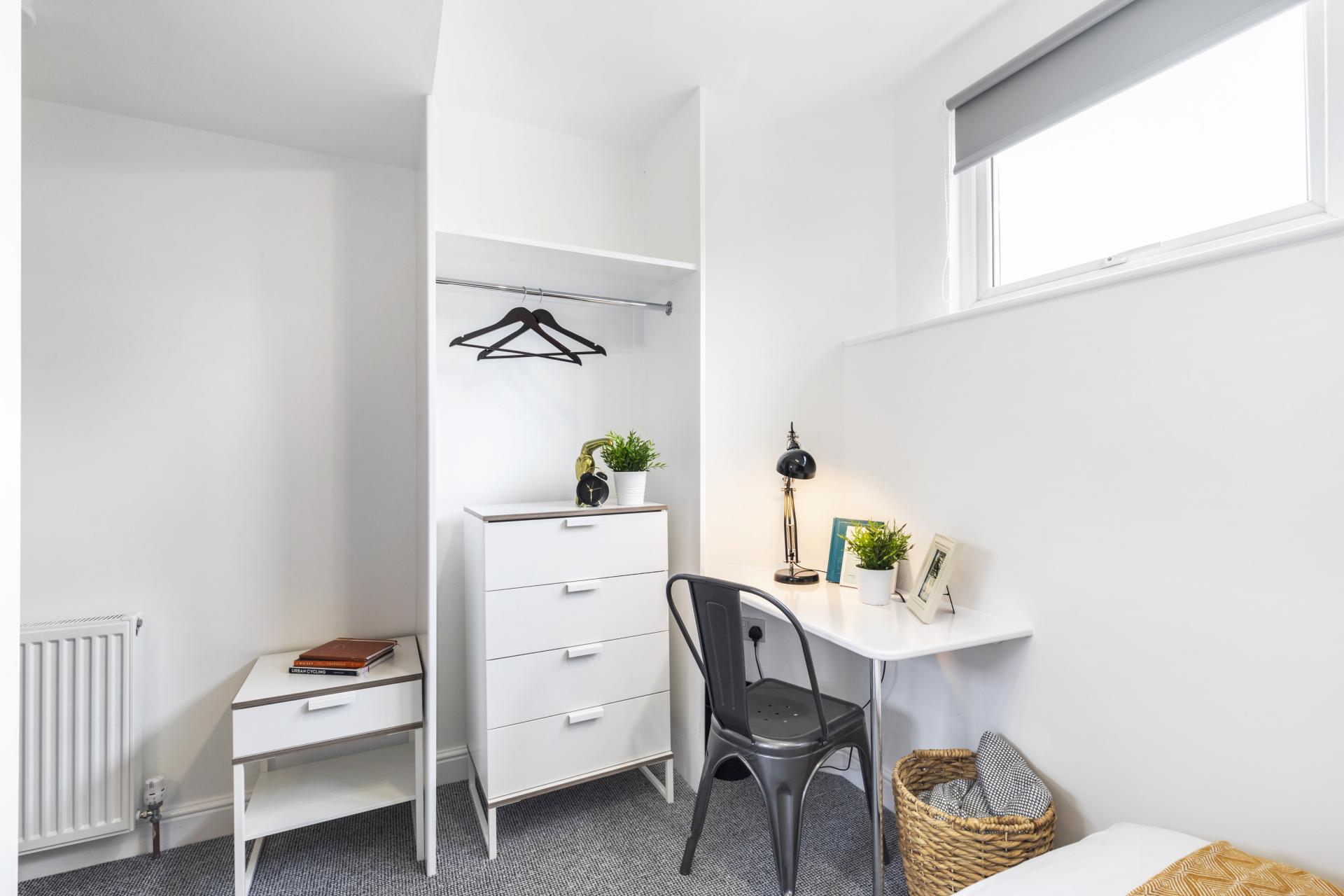 Room Winfield Place in Leeds