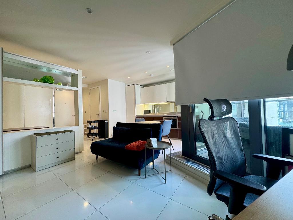 Flat Alexia Square in Greater London
