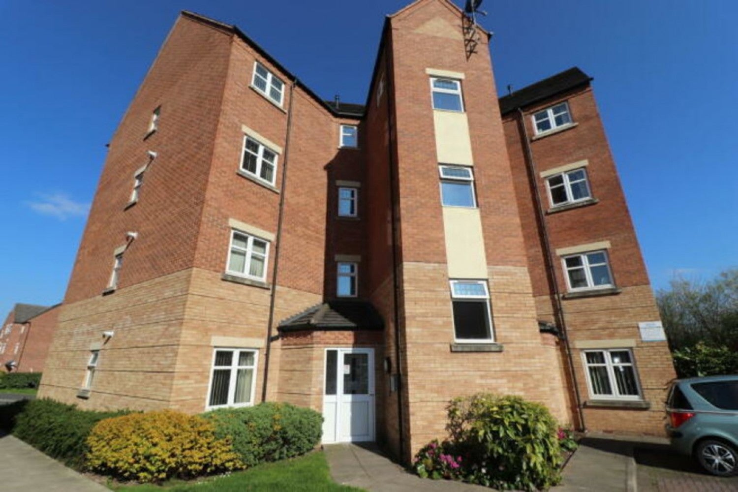 Flat Alder Carr Close in Redditch