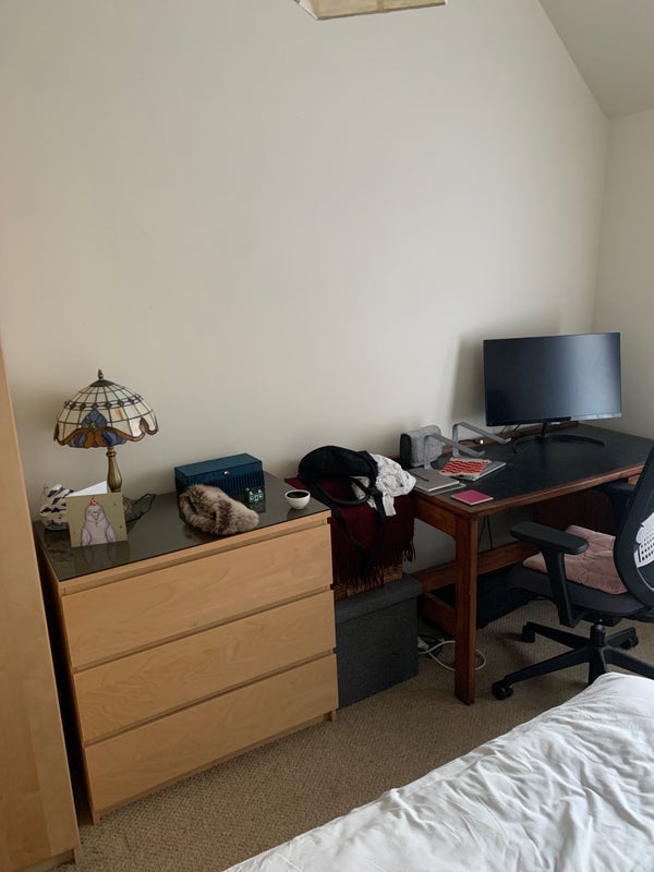Room Queen's Place in Glasgow