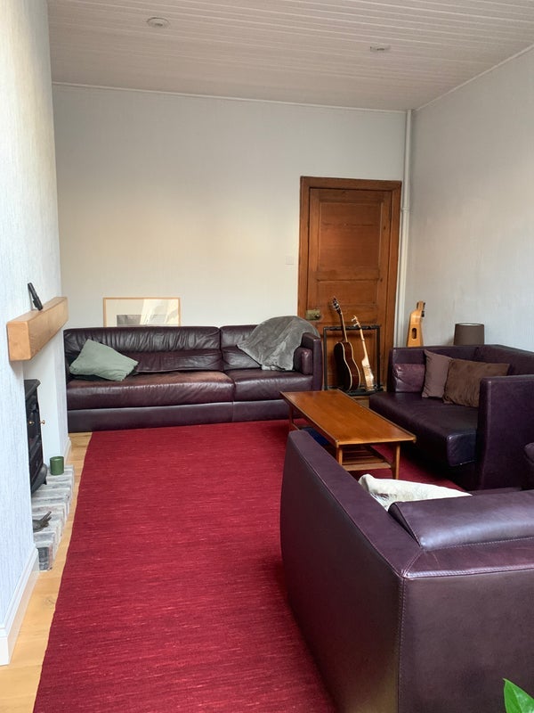 Room Queen's Place in Glasgow
