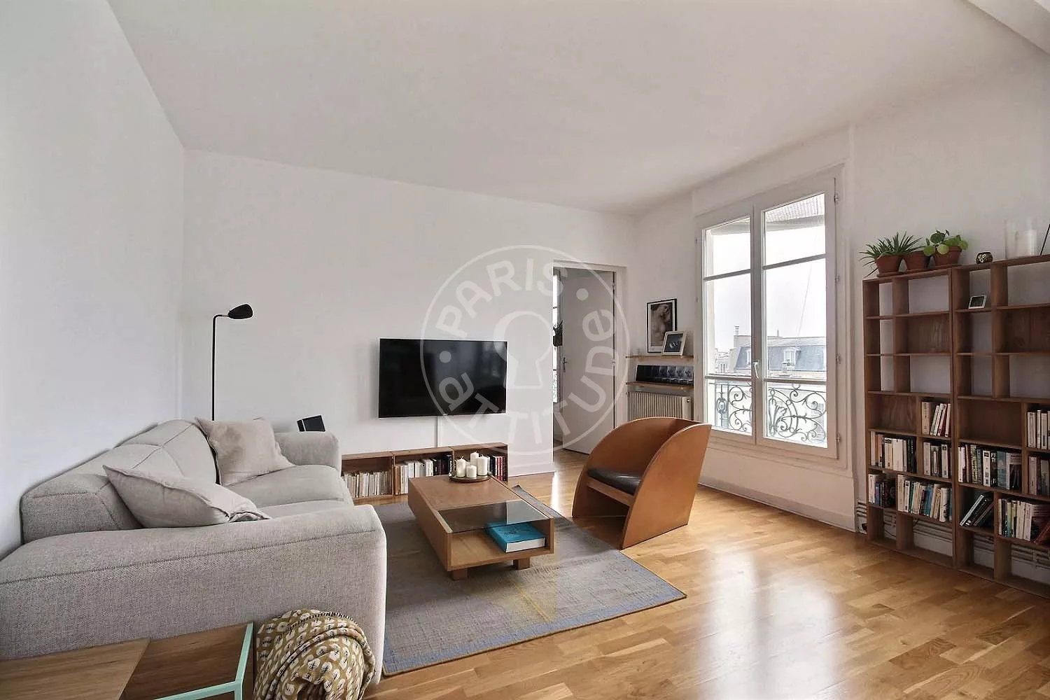 Flat Rue du Faubourg Saint-Denis in Paris