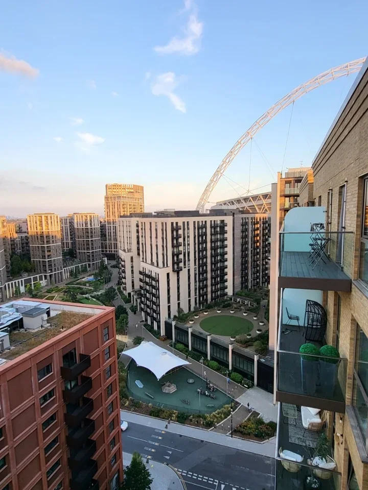 Flat Olympic Way in Greater London