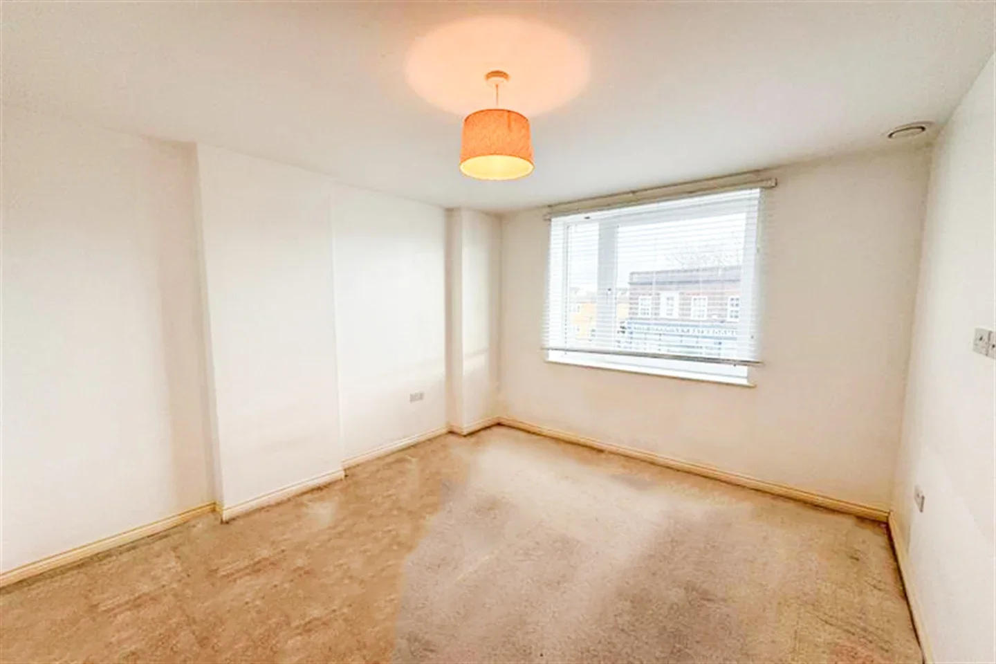 Flat London Road in Greater London